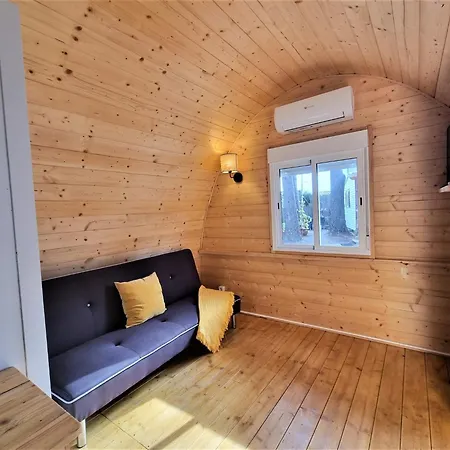 Cozy Pet-friendly Near Riells